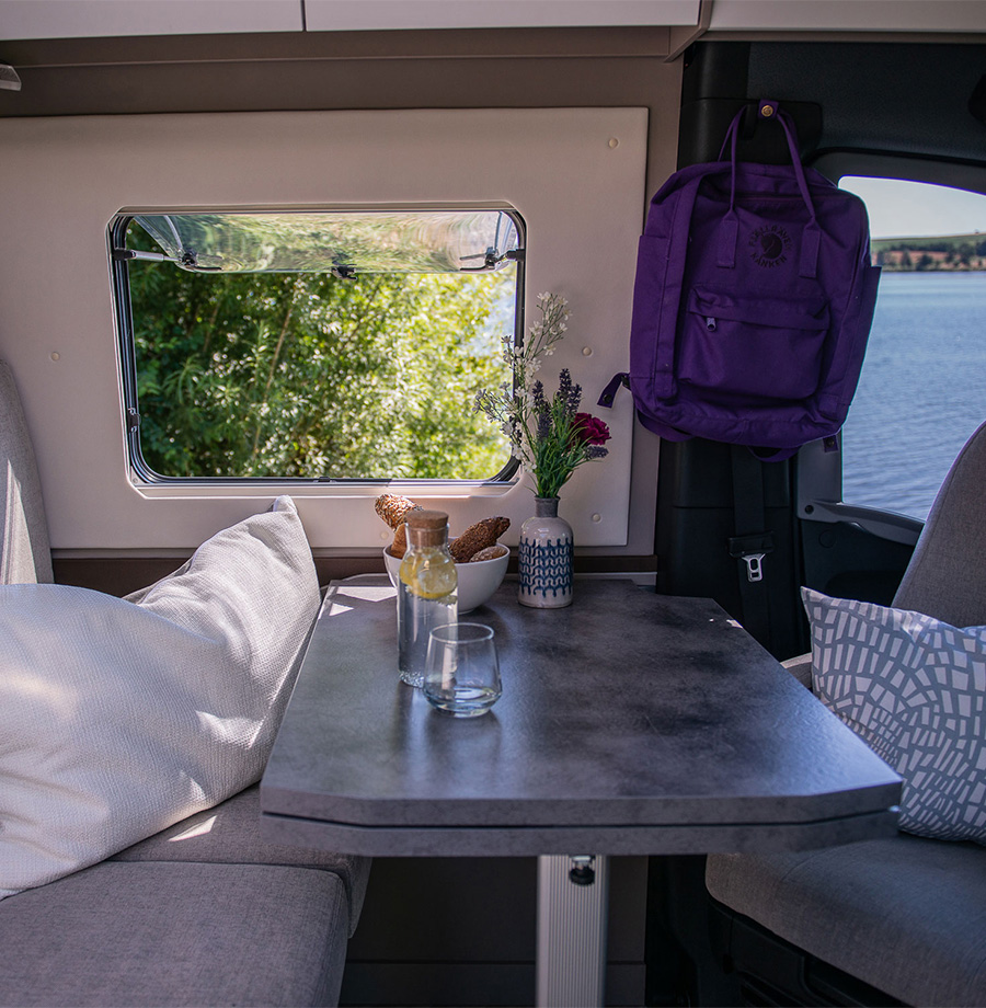 Engel Caravaning Marke Yucon interieur sitzgruppe wohnmobil