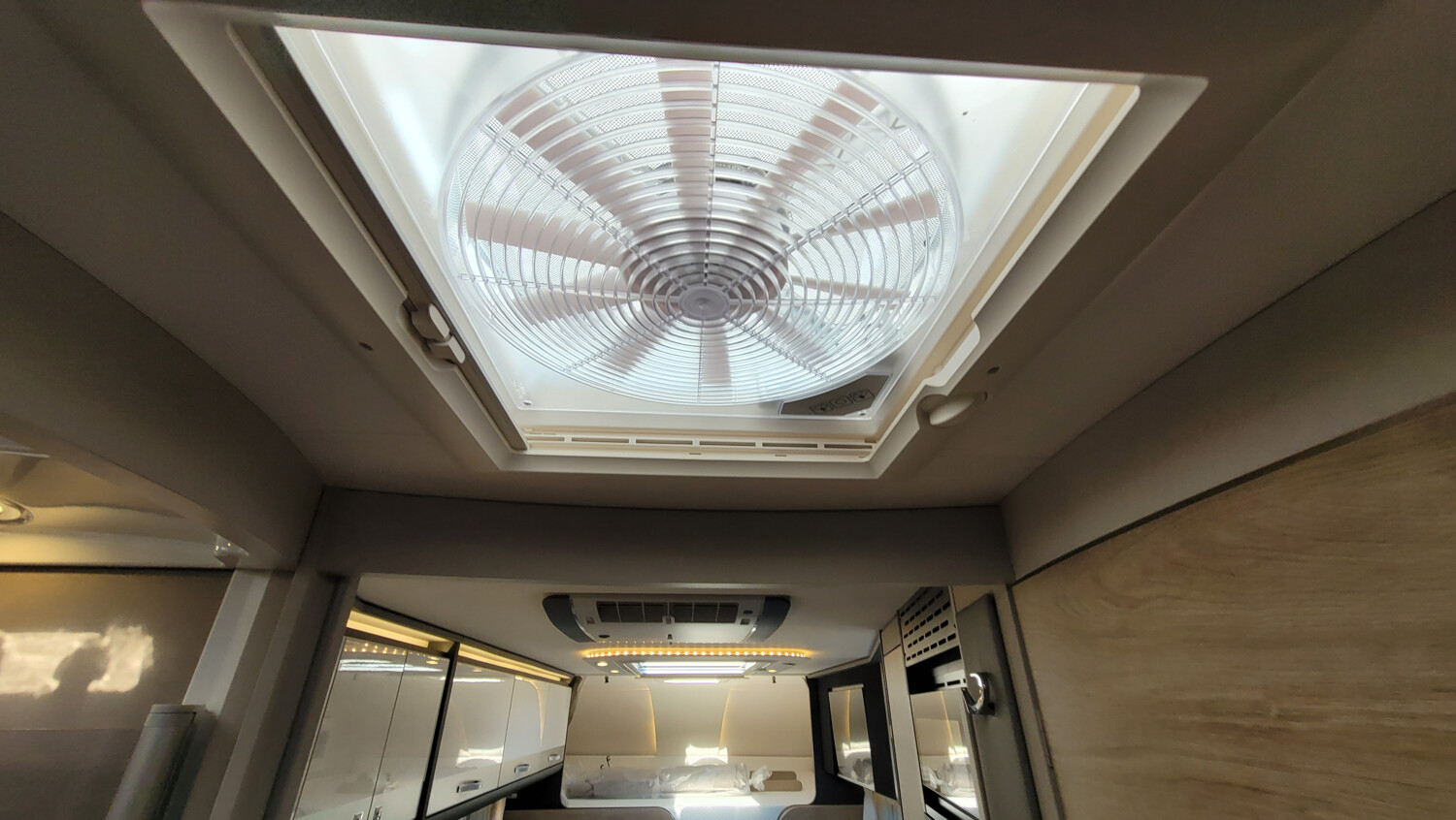 dachklima dethleffs globetrotter xxl a 9000 2 eb