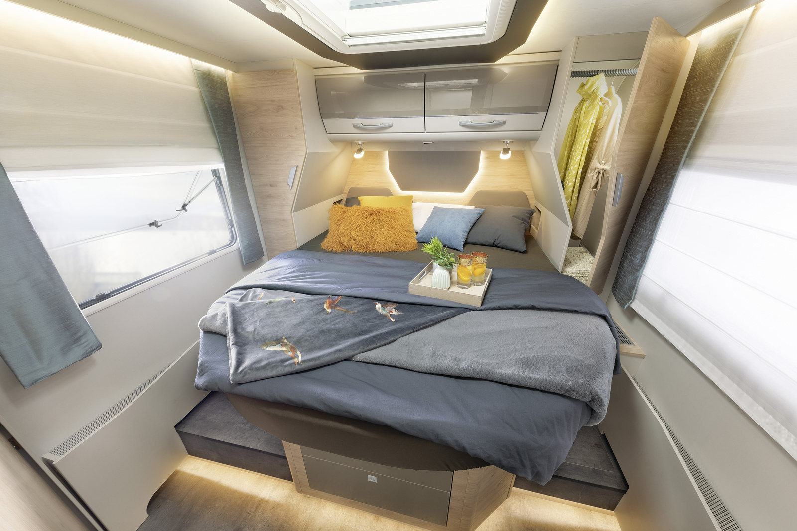 dethleffs esprit i 7150 dbm interieur bett