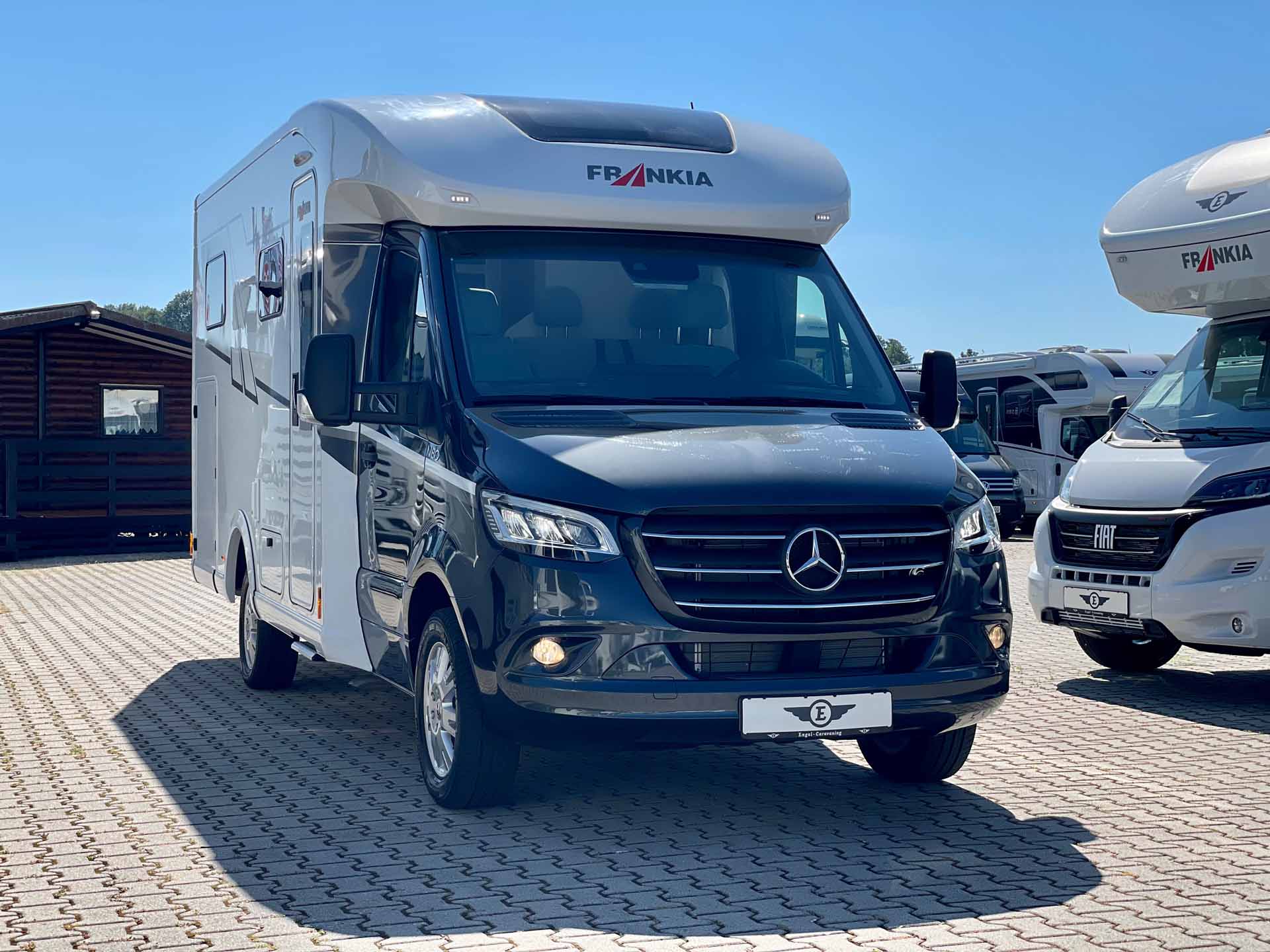 engel caravaning wohnmobil mieten 4 personen frankia neo mt 7 gdk blackline exterieur