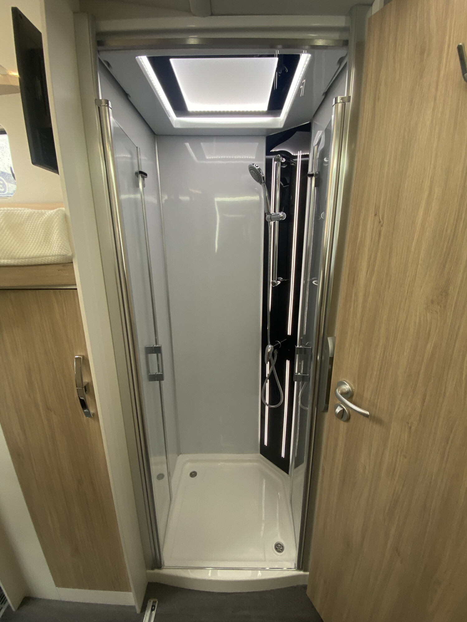 frankia f line a 740 plus bad dusche