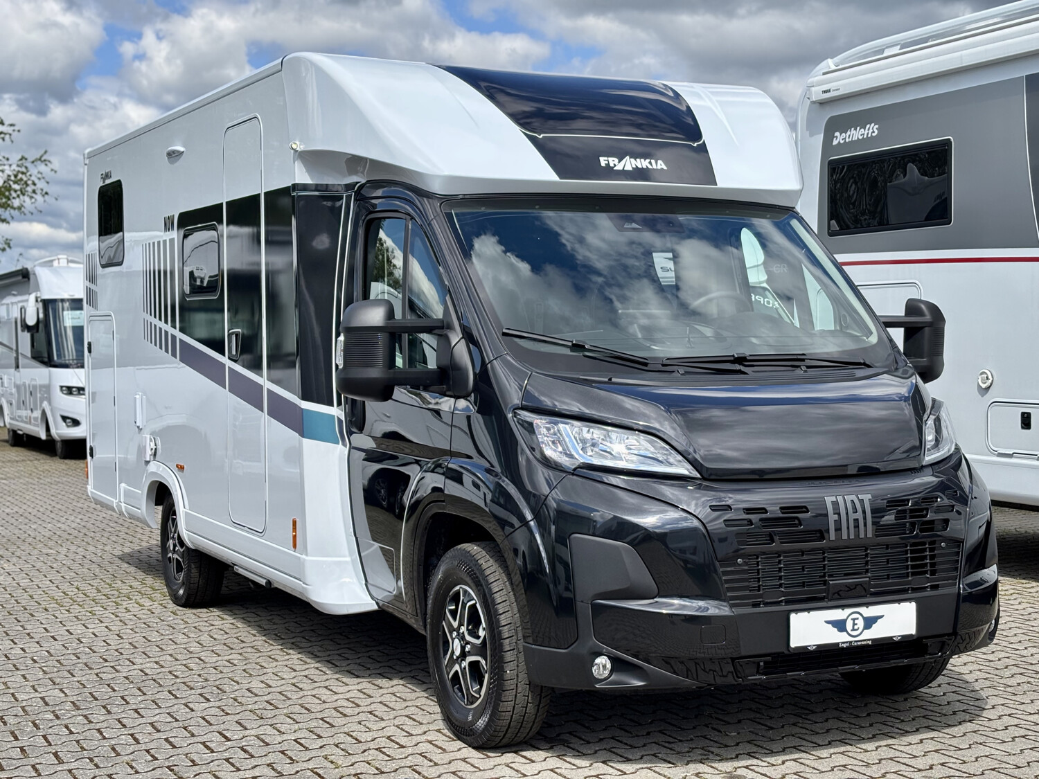 frankia now 7 0 l exterieur wohnmobil 4 personen mieten