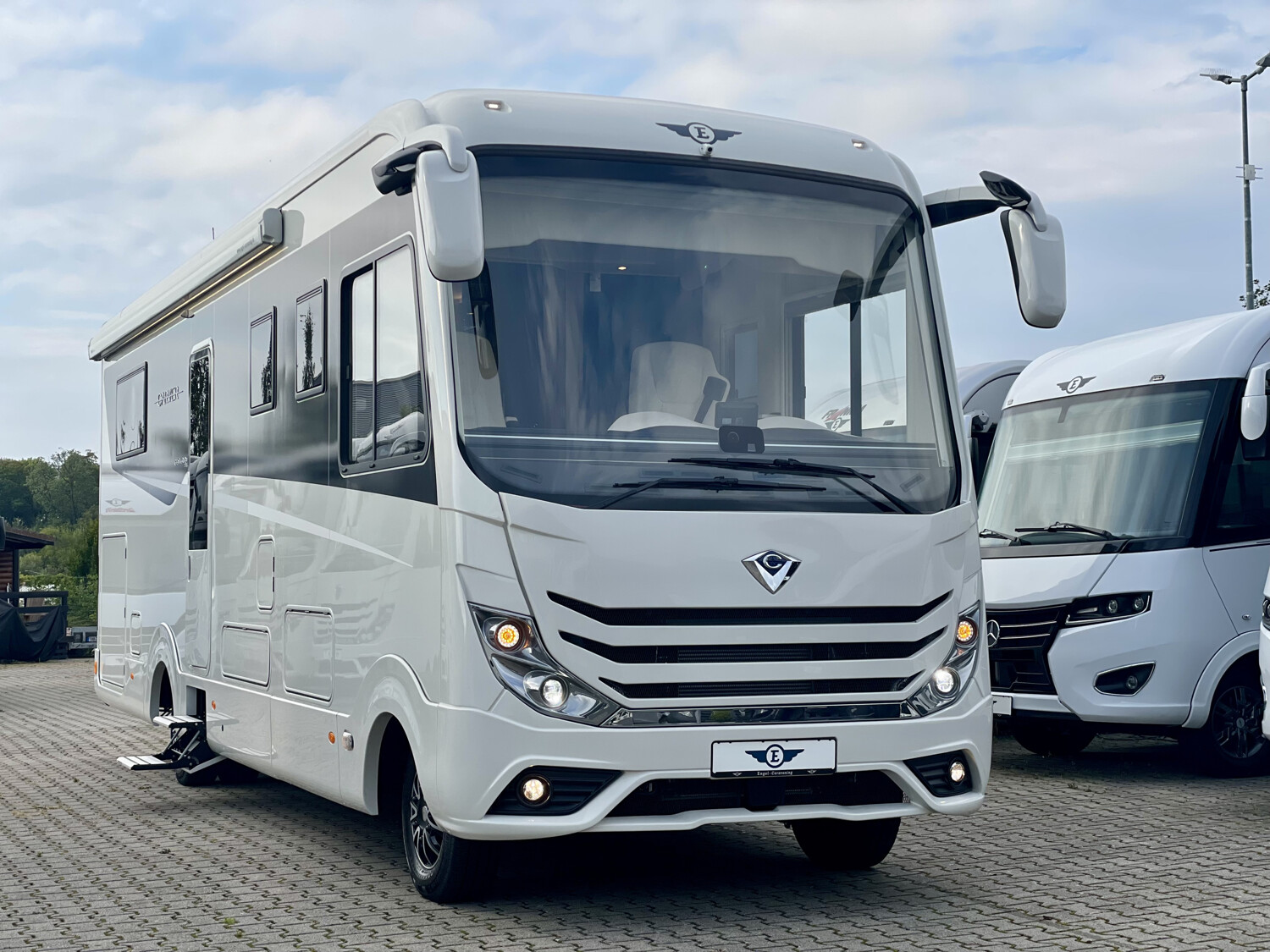 luxuscamper mieten friedberg frankfurt concorde carver 890 rrl exterieur