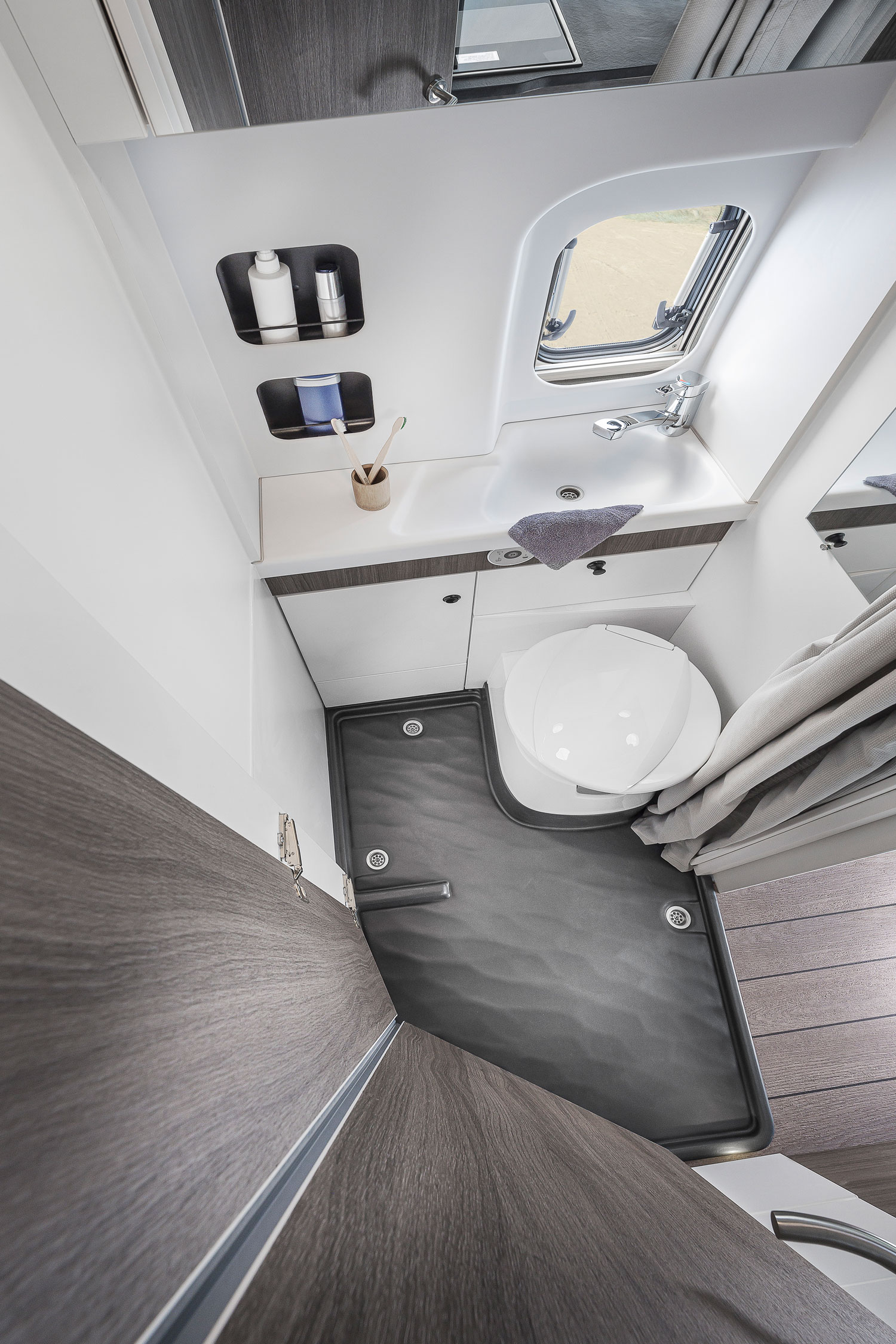 vantourer ford 550 d interieur bad