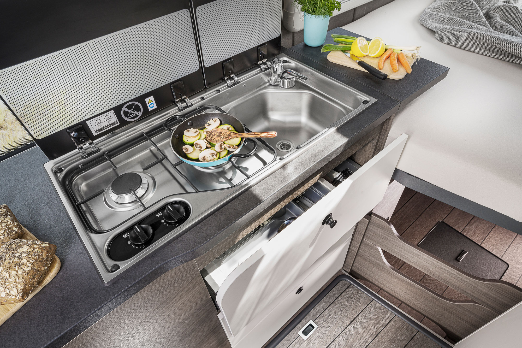 vantourer ford 550 d interieur kueche