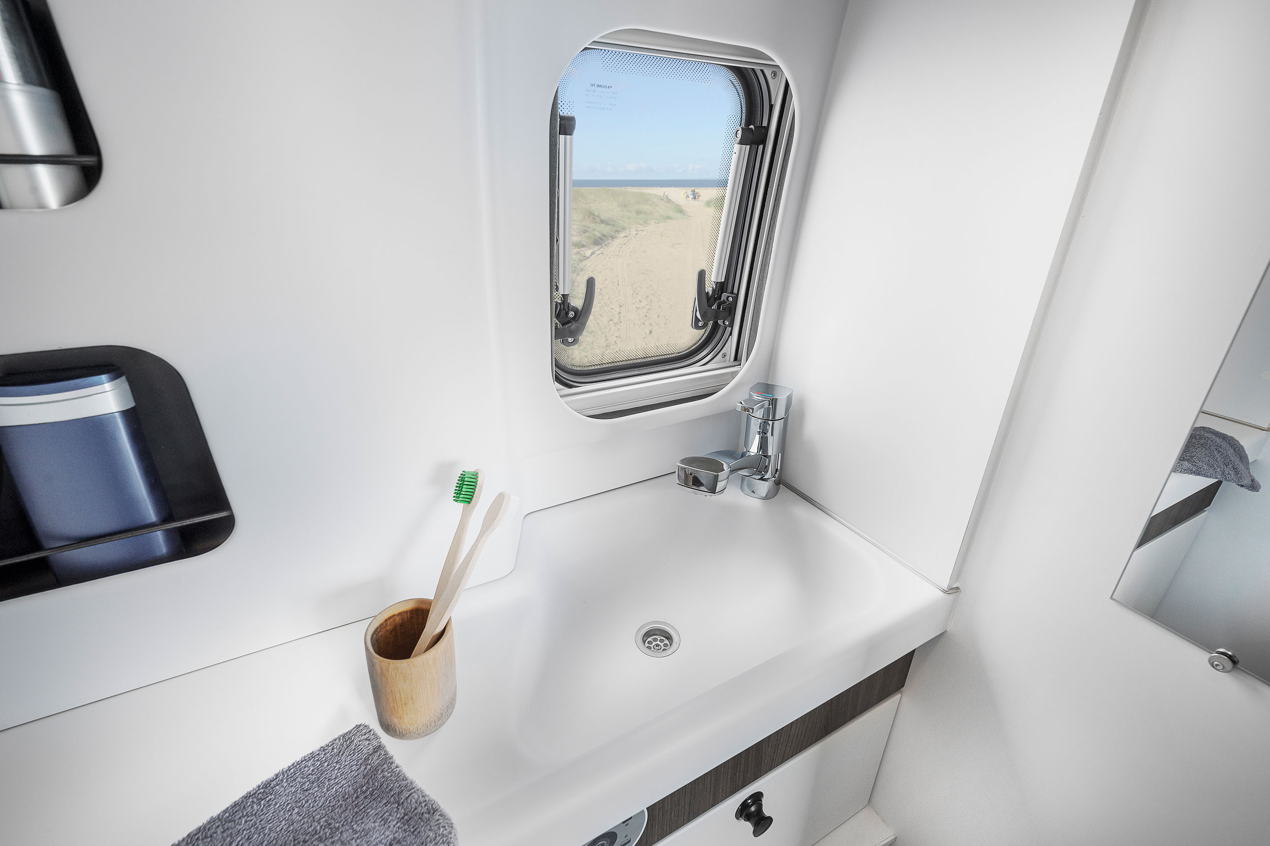 vantourer ford 550 d interieur waschbecken