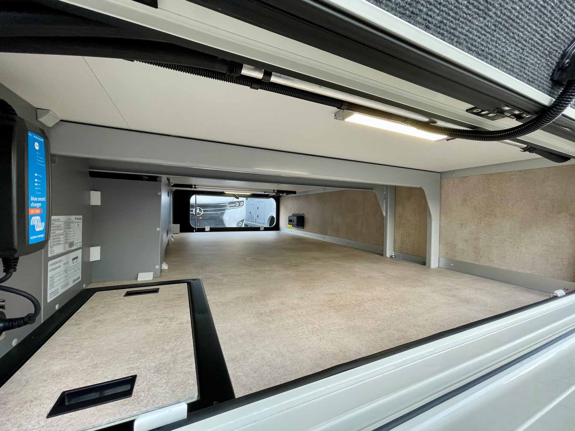 engel-caravaning-mieten-concorde-charisma-860-li-10