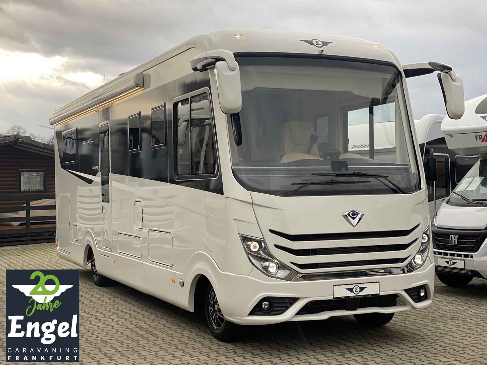 engel-caravaning-wohnmobil-mieten-concorde-carver-890_rrl-1