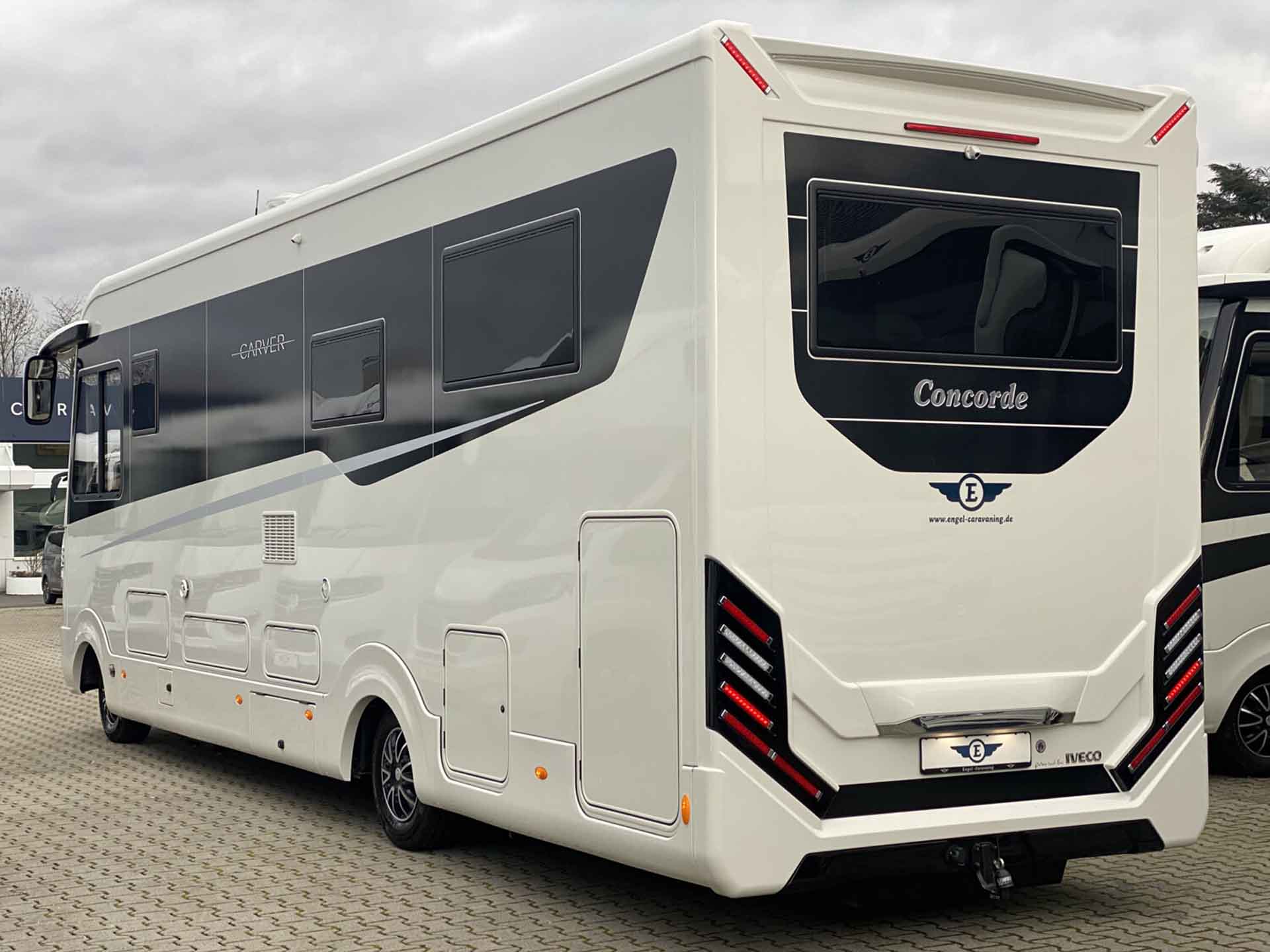 engel-caravaning-wohnmobil-mieten-concorde-carver-890_rrl-12
