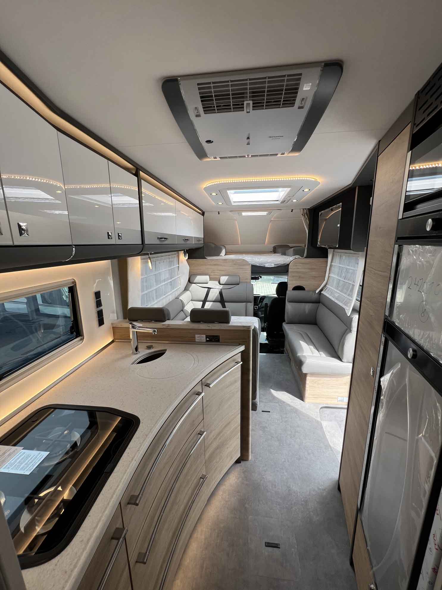 engel-caravaning-wohnmobil-mieten-dethleffs-globetrotter_xxl-a_9000-2_eb-3