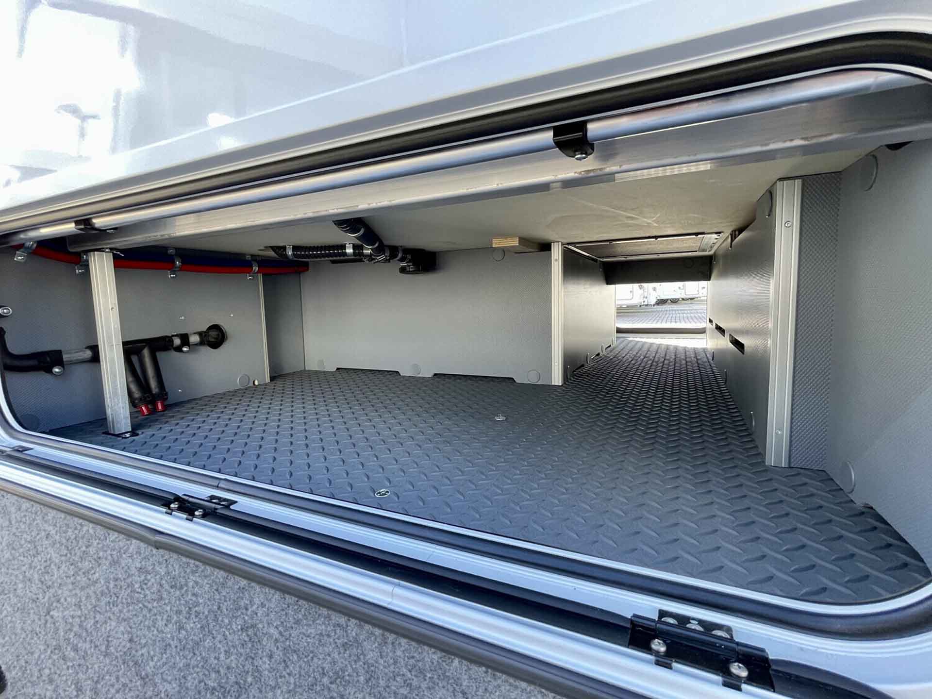 engel-caravaning-wohnmobil-mieten-frankia-f-line-a_740_plus_4,5_t-17