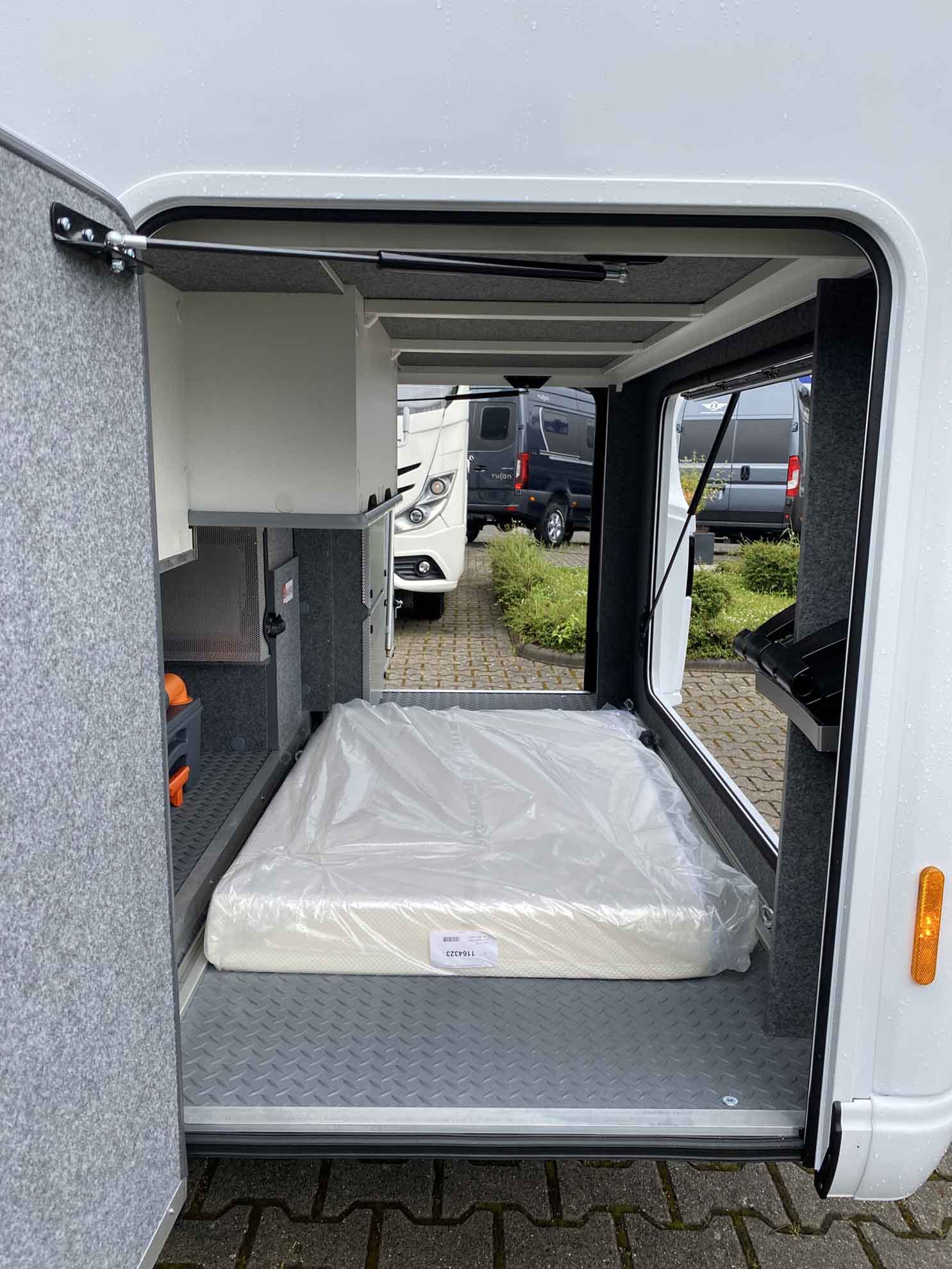 engel-caravaning-wohnmobil-mieten-frankia-f-line-a_740_plus_4,5_t-19