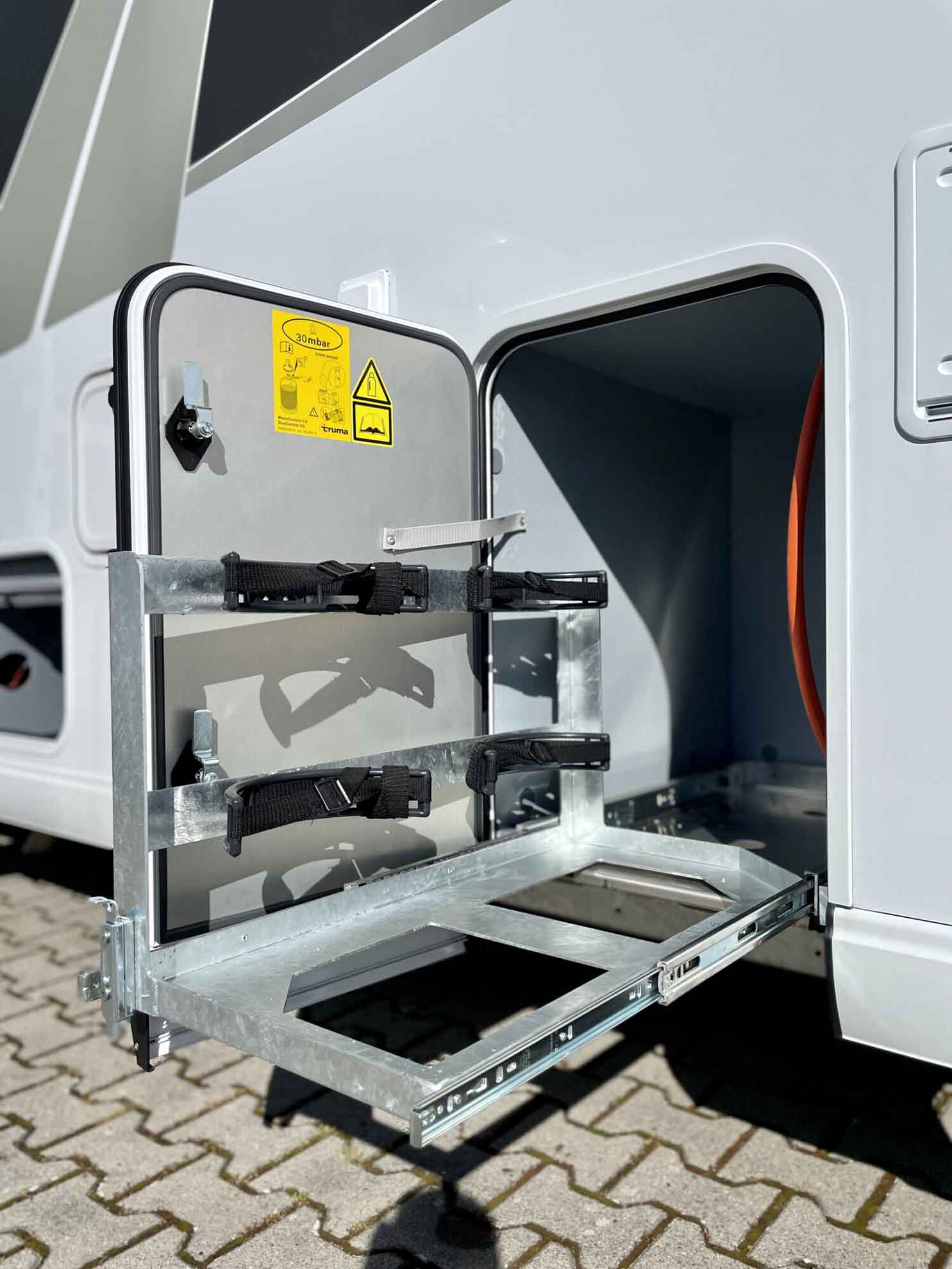 engel-caravaning-wohnmobil-mieten-frankia-f-line-a_740_plus_4,5_t-21