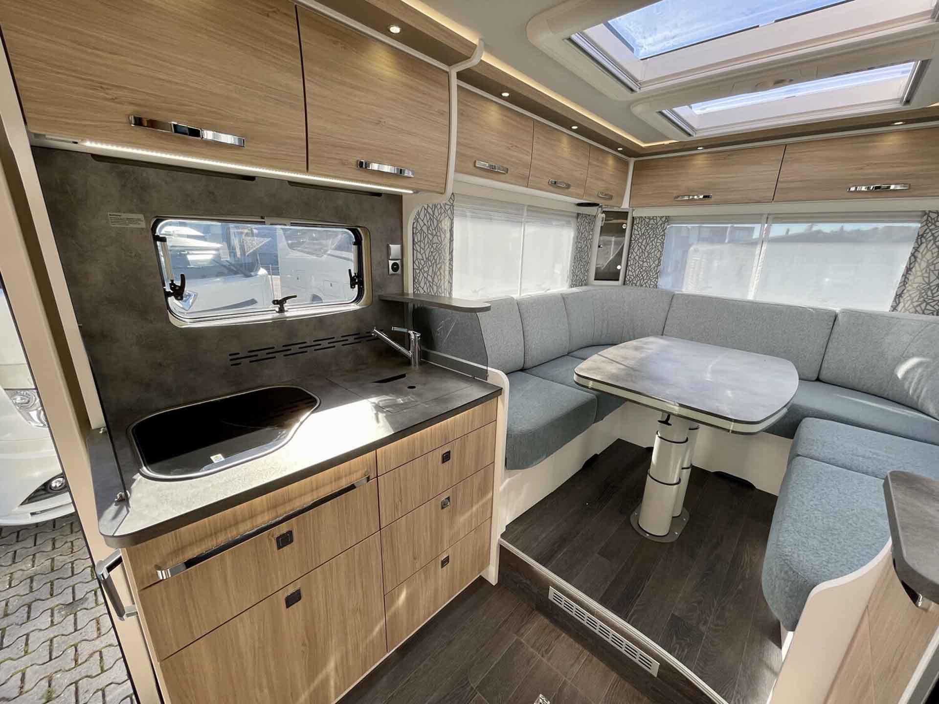 engel-caravaning-wohnmobil-mieten-frankia-f-line-a_740_plus_4,5_t-3