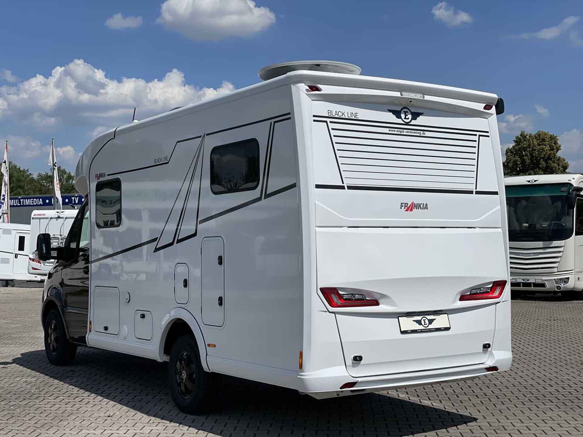 engel-caravaning-wohnmobil-mieten-frankia-neo-mt_7_gdk_blackline-10