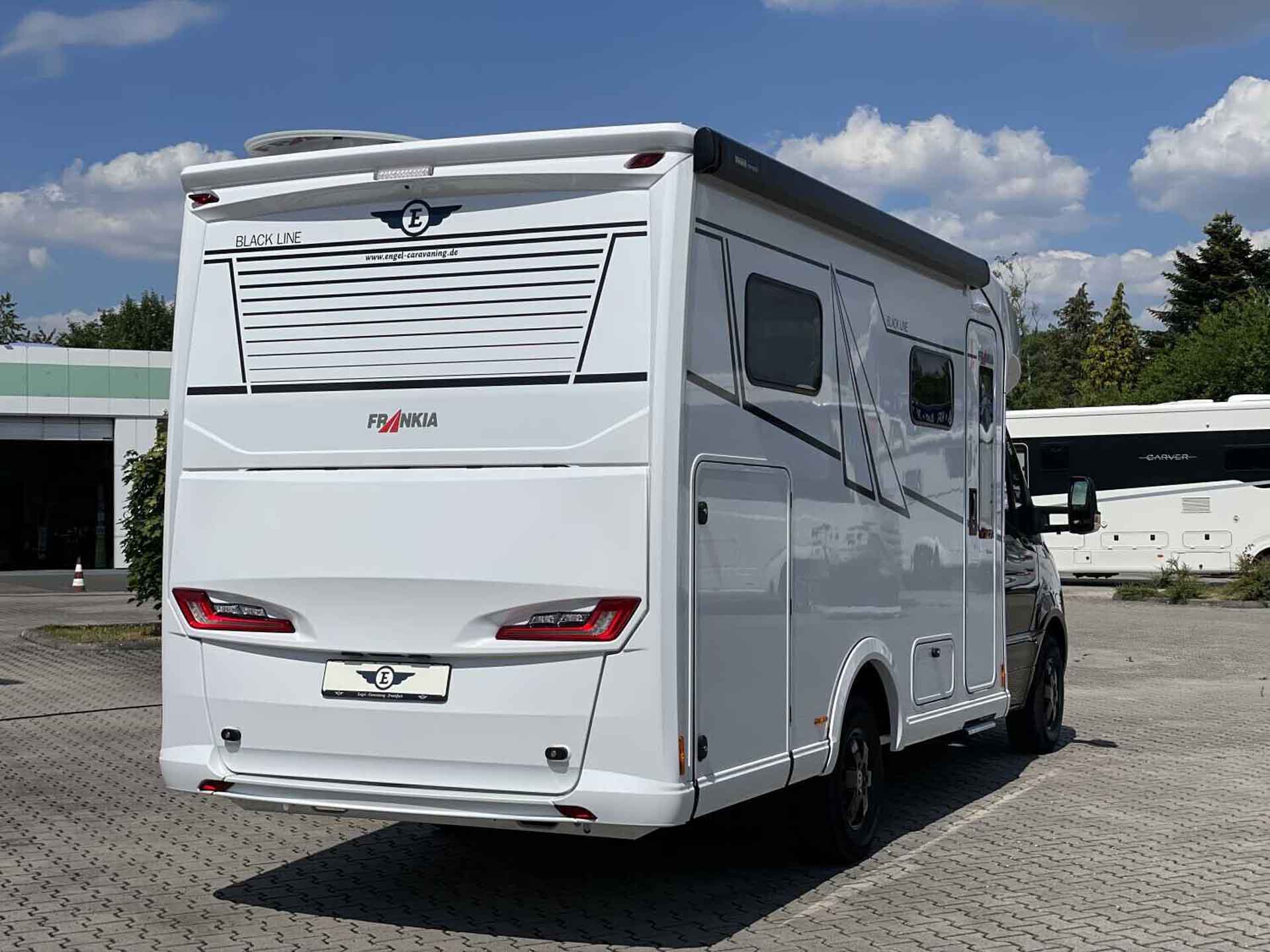 engel-caravaning-wohnmobil-mieten-frankia-neo-mt_7_gdk_blackline-12