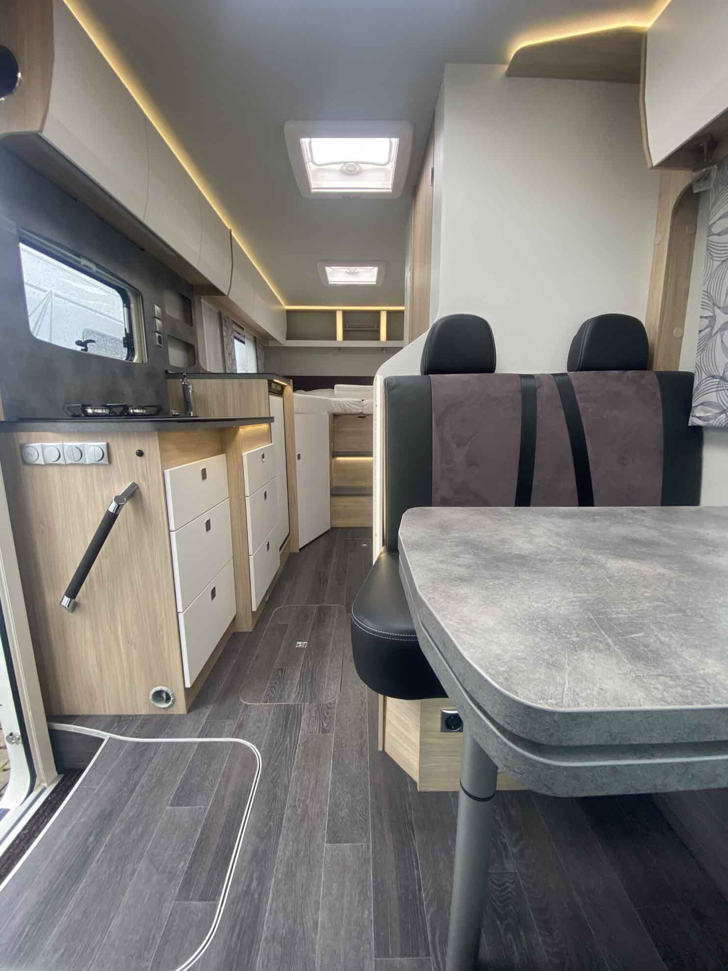 engel-caravaning-wohnmobil-mieten-frankia-neo-mt_7_gdk_blackline-14