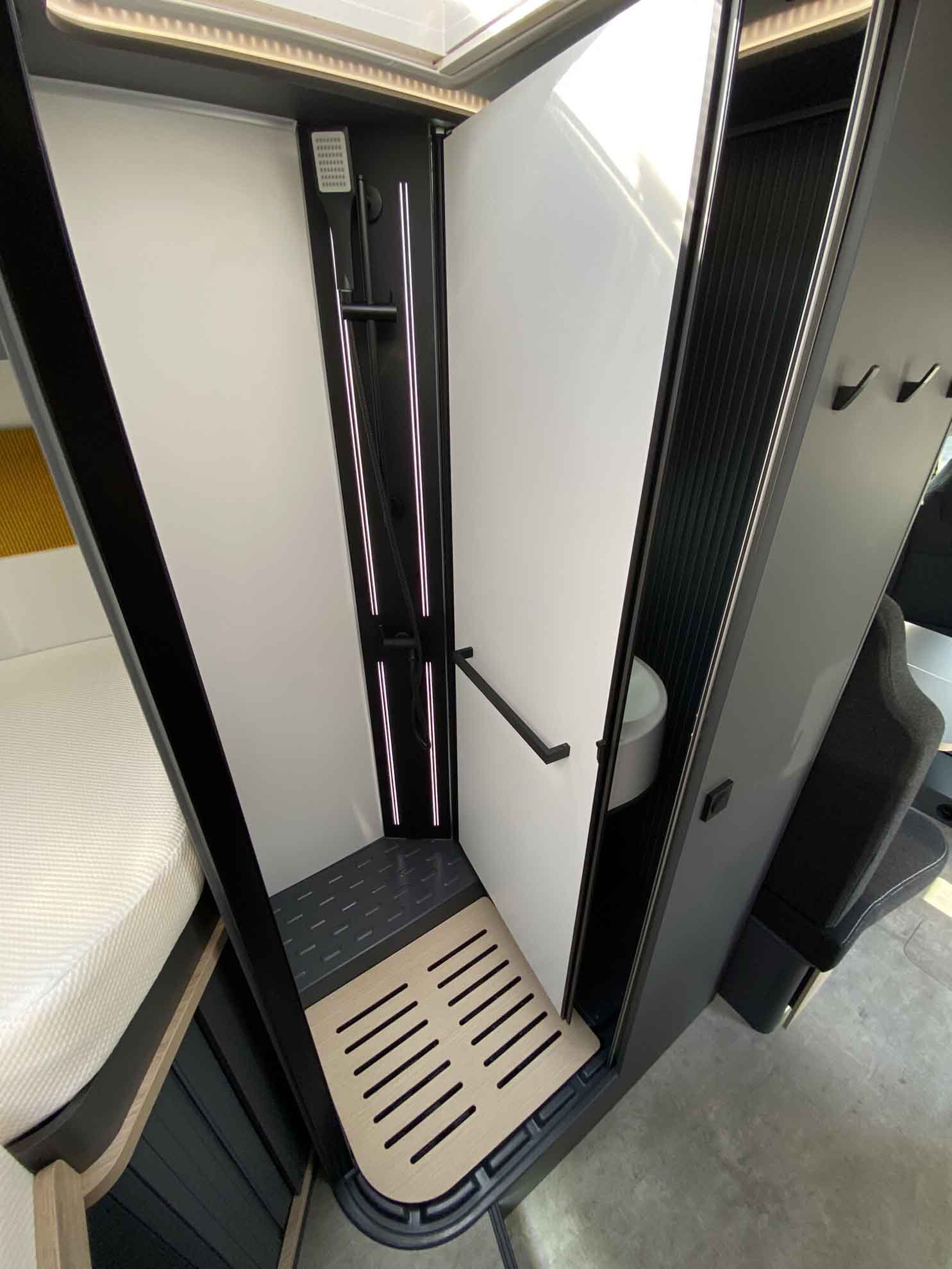engel-caravaning-wohnmobil-mieten-frankia-now-7.0-l-15
