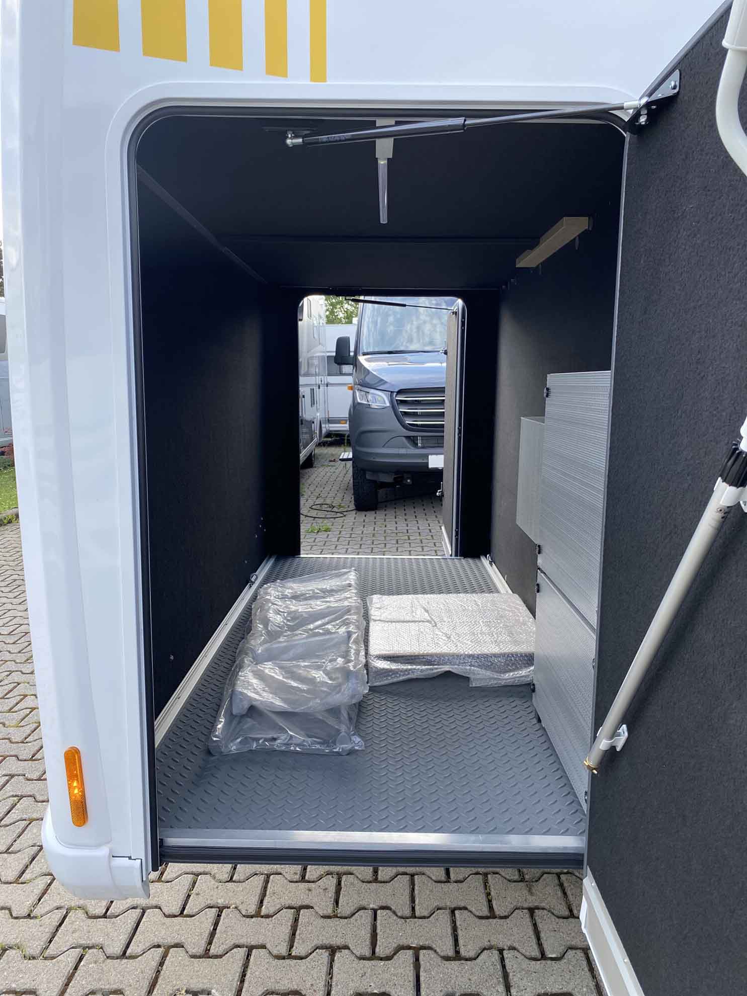 engel-caravaning-wohnmobil-mieten-frankia-now-7.0-l-18