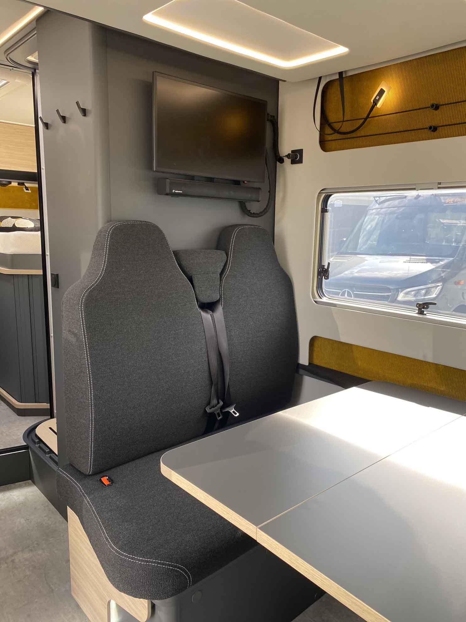 engel-caravaning-wohnmobil-mieten-frankia-now-7.0-l-5