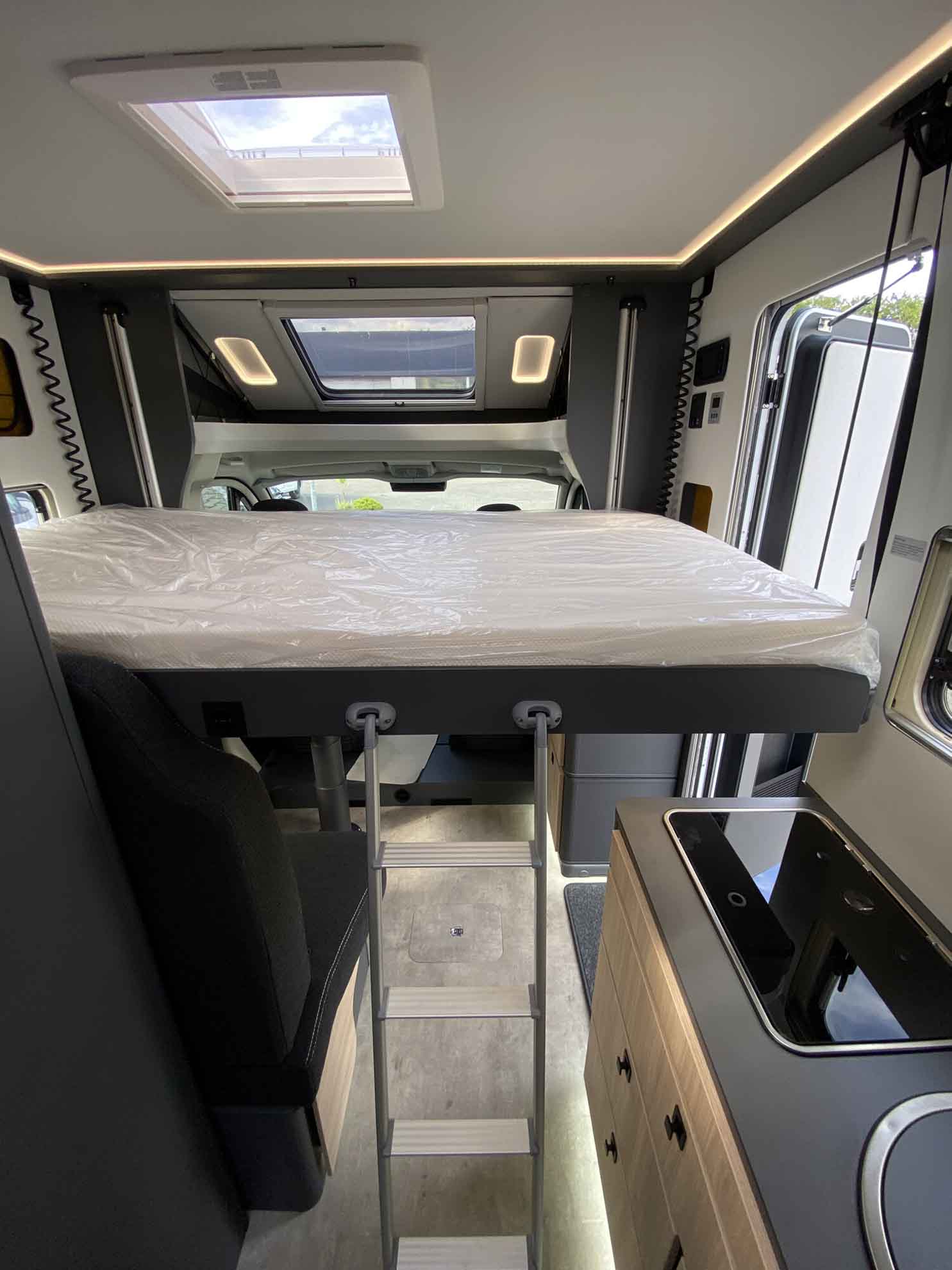 engel-caravaning-wohnmobil-mieten-frankia-now-7.0-l-7