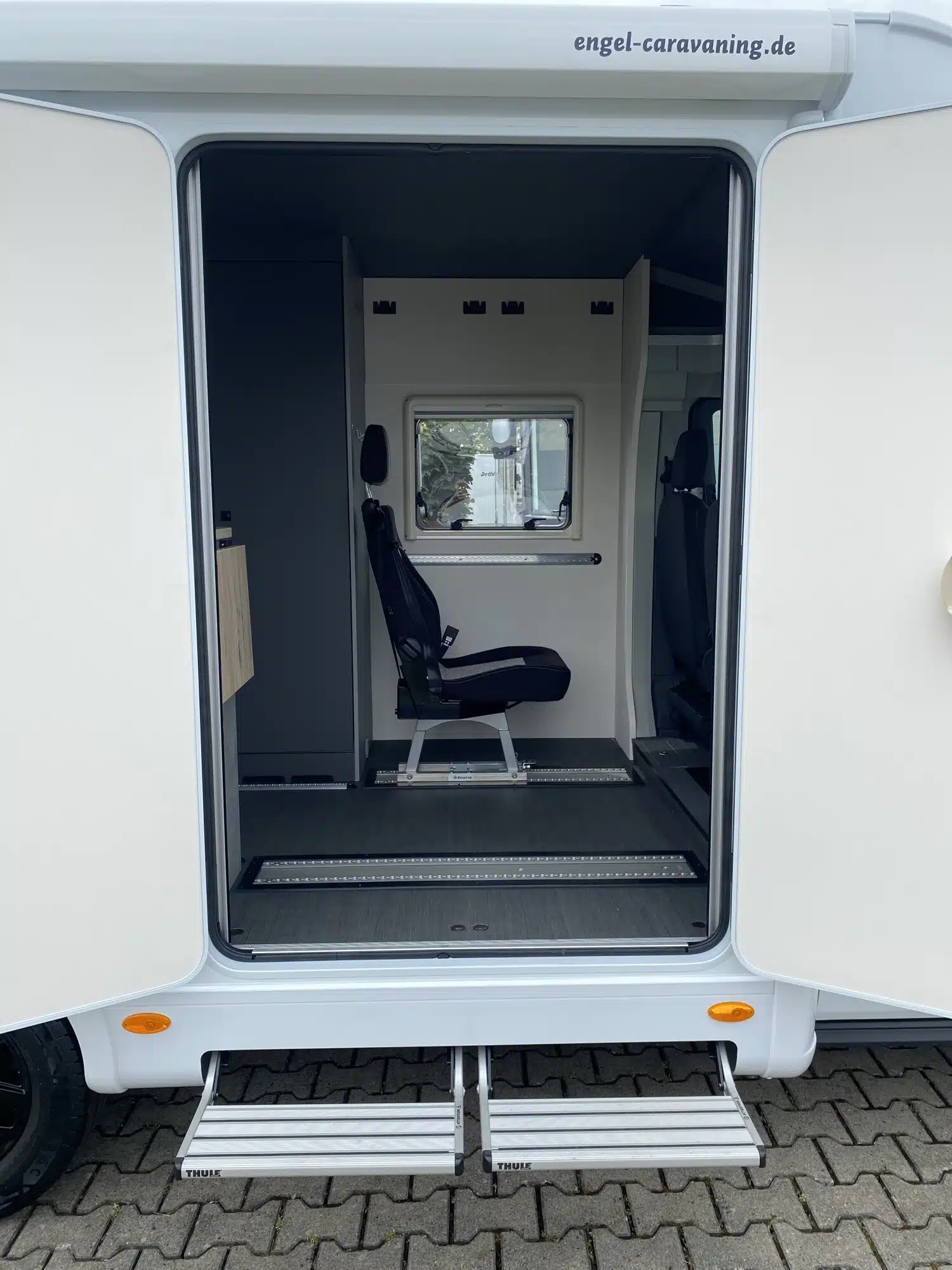 engel-caravaning-wohnmobil-mieten-dethleffs-yoka-go-t1-3