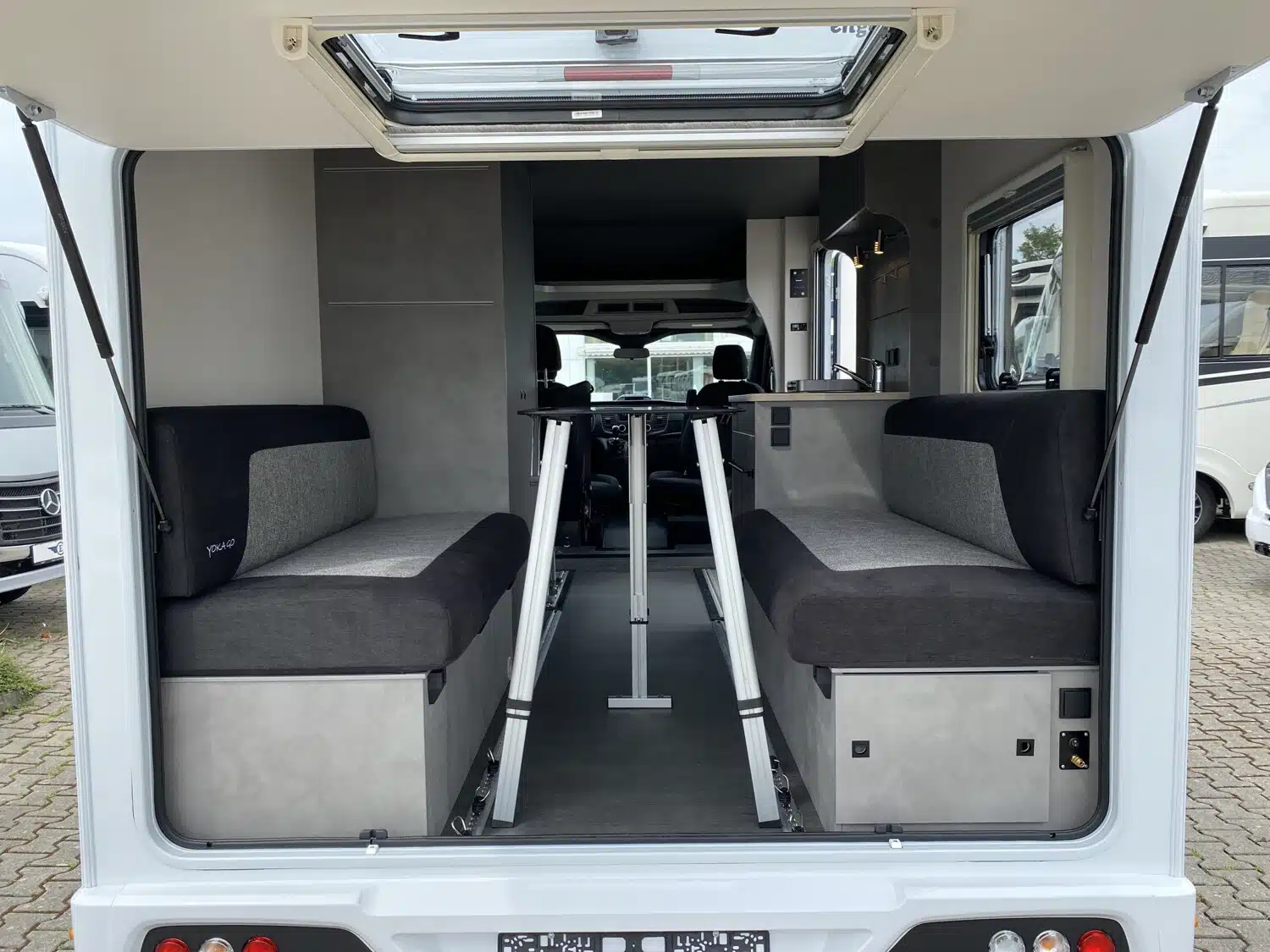 engel-caravaning-wohnmobil-mieten-dethleffs-yoka-go-t1-5