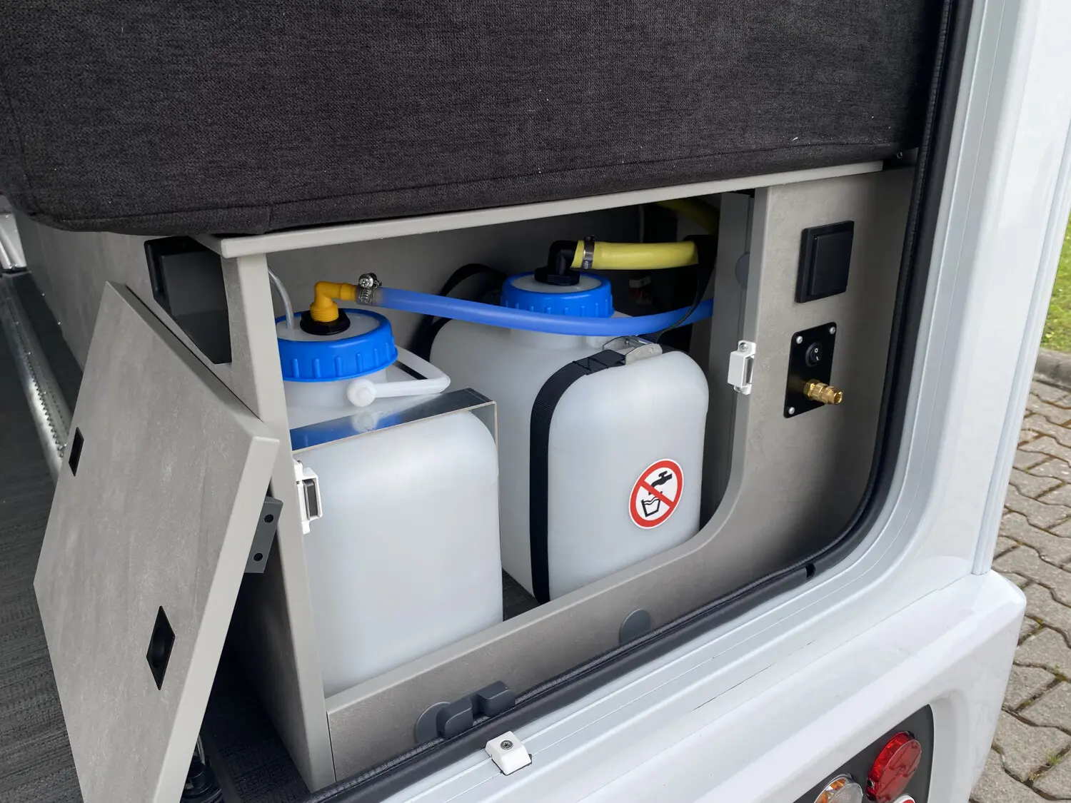 engel-caravaning-wohnmobil-mieten-dethleffs-yoka-go-t1-7